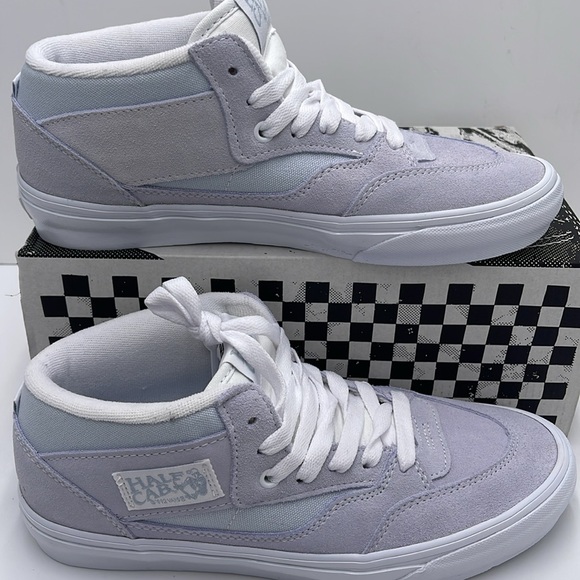 Vans WMNS Skate Half Cab
Light Blue/White
VN0A5KYABGX Sneakers - Picture 3 of 16